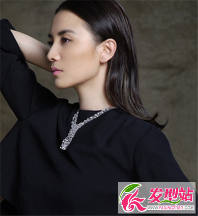 中長(zhǎng)發(fā)發(fā)型