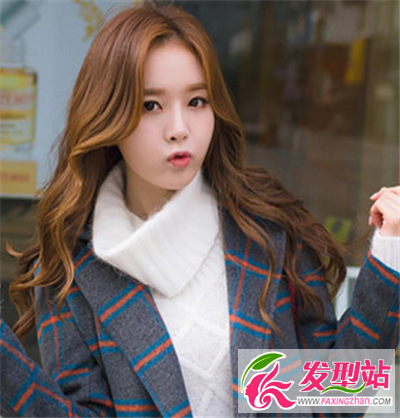 長(zhǎng)卷發(fā)發(fā)型