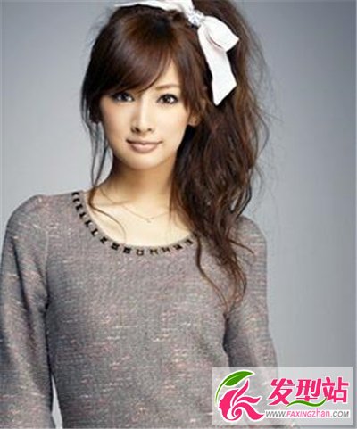 斜劉海馬尾辮子