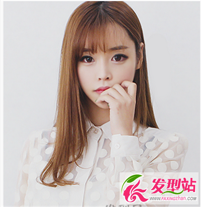 中長(zhǎng)直發(fā)發(fā)型