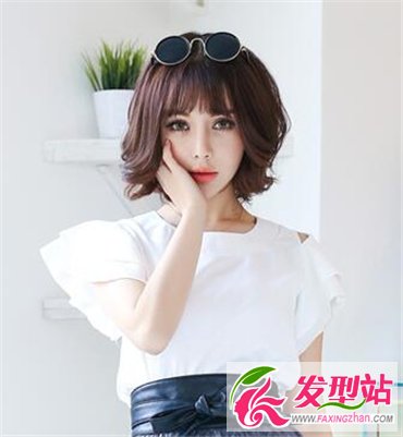 波波頭燙發(fā)發(fā)型