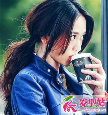 中分馬尾辮子造型