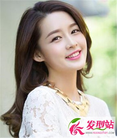 披肩中長(zhǎng)燙發(fā)發(fā)型
