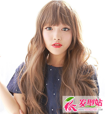 女神最常用什么發(fā)型 卷發(fā)發(fā)型輕松勾起時尚新風潮