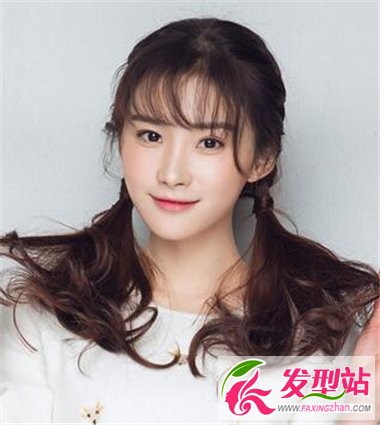 中長(zhǎng)卷發(fā)