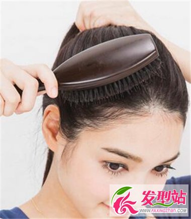 馬尾辮子扎發(fā)發(fā)型