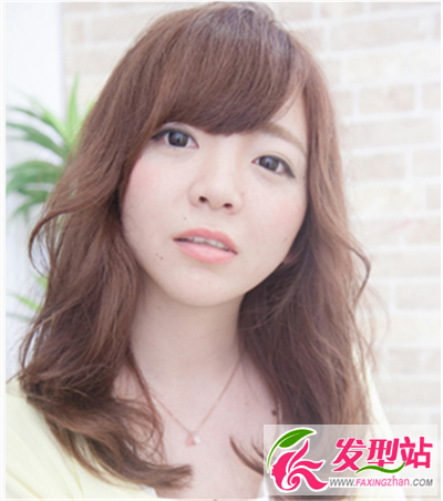 長卷發(fā)發(fā)型
