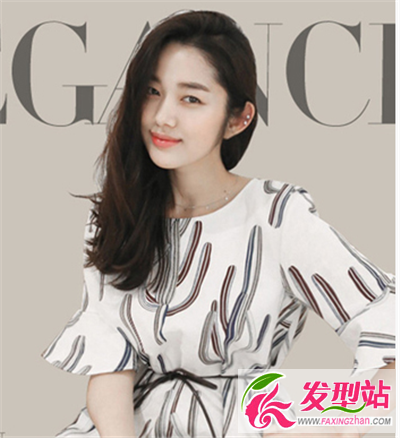 微卷的長(zhǎng)發(fā)發(fā)型
