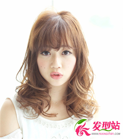 蓬松的中長(zhǎng)發(fā)