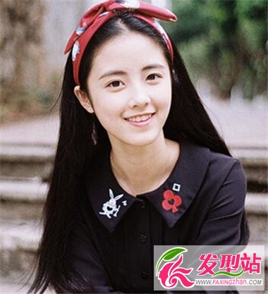 披肩長(zhǎng)直發(fā)