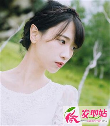 斜劉海盤發(fā)發(fā)型