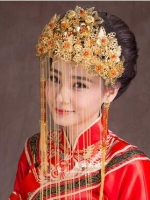 中式古裝新娘盤發(fā)造型 鳳冠霞帔搭配端莊大氣