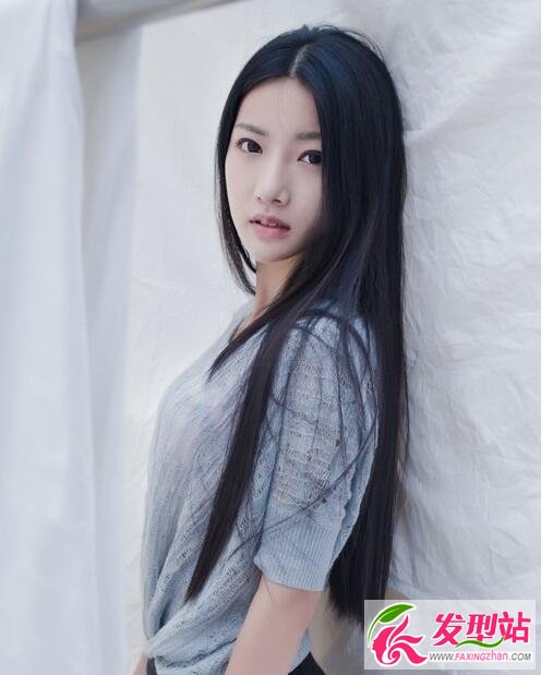 學院風女生直發(fā)
