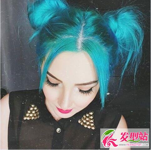 彩色丸子頭扎發(fā)