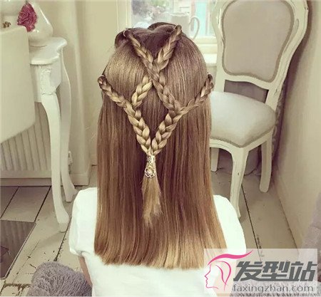 亞麻色最適合的兒童發(fā)型 最養(yǎng)眼的夏日發(fā)型大搜羅