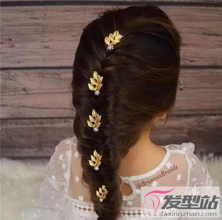 創(chuàng)意兒童編發(fā)大盤點(diǎn) 優(yōu)雅時(shí)尚的女童發(fā)型