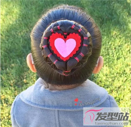 女孩子頭發(fā)怎么扎最好看 讓你大開眼界的女童扎發(fā)