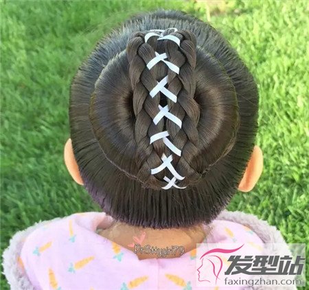 女孩子頭發(fā)怎么扎最好看 讓你大開眼界的女童扎發(fā)