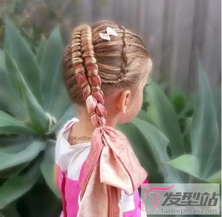 女童長頭發(fā)怎么編發(fā)好看 古典小美女的可愛發(fā)型