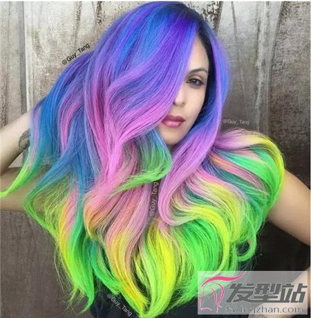 女孩頭發(fā)怎么染有個(gè)性 酷炫染發(fā)的致命魅力