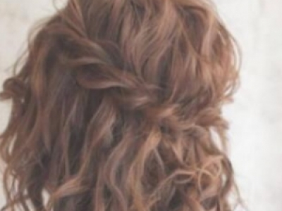 �弃��Ƥ�Ķ̾��l(f��)���� ����ɐ�������Ů��