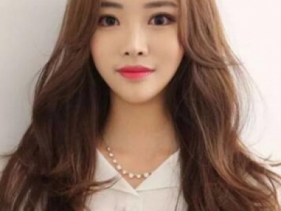 網(wǎng)紅女中長(zhǎng)發(fā)發(fā)型 優(yōu)雅迷人輕松get同款 網(wǎng)紅同款中長(zhǎng)發(fā)發(fā)型推薦