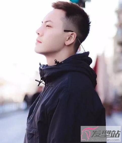 男生板寸發(fā)型
