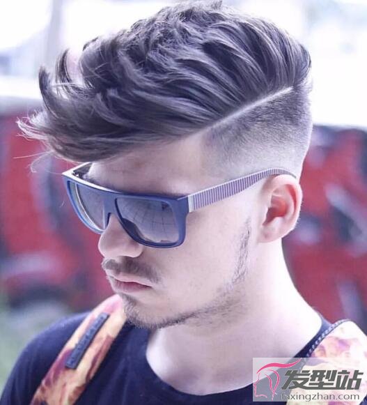 男生飛機(jī)頭發(fā)型