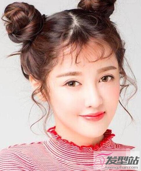 大學(xué)女生韓式扎發(fā)