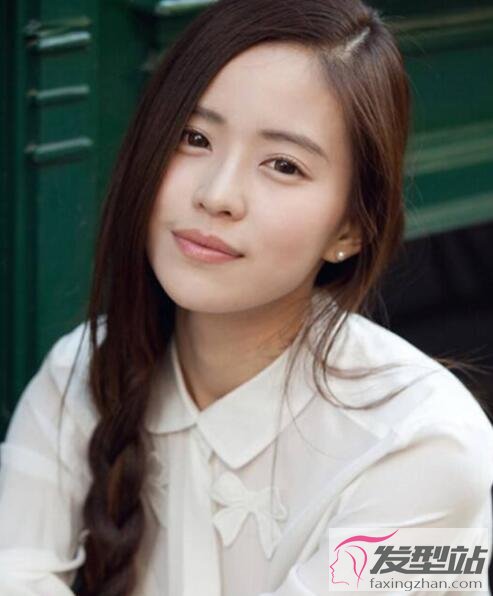 大學(xué)女生韓式扎發(fā)