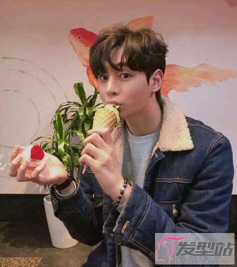 網(wǎng)紅男生時尚發(fā)型