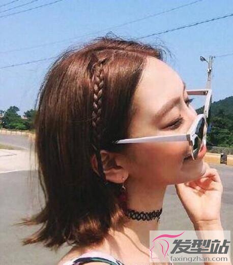 短發(fā)耳側(cè)編發(fā)發(fā)型