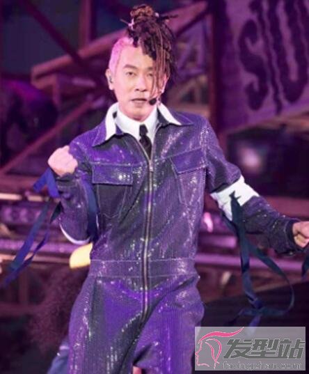 男生雞冠頭發(fā)型