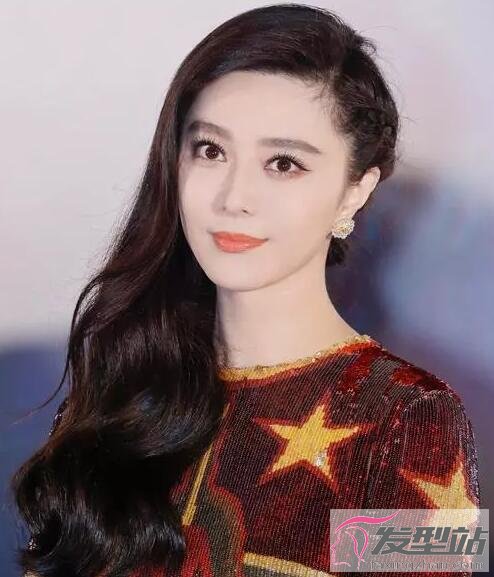 女生時(shí)尚卷發(fā)發(fā)型