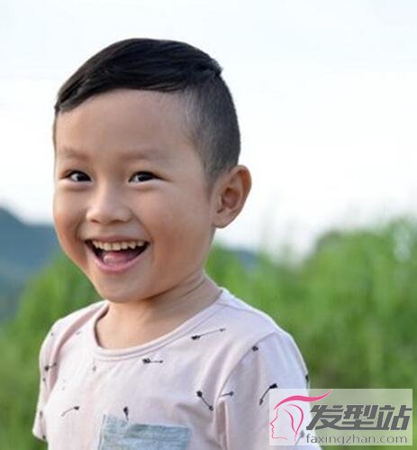 小男孩時尚發(fā)型