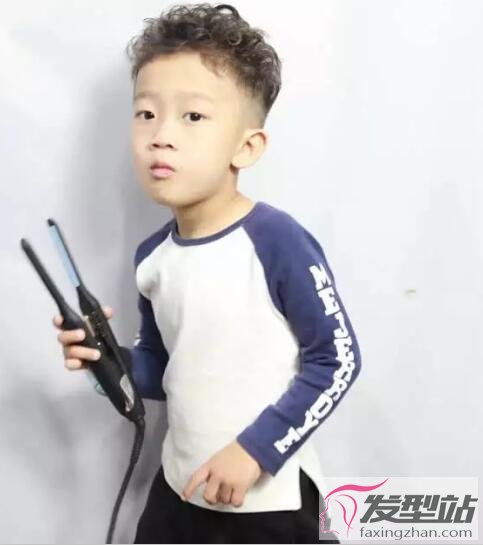 小男孩時尚發(fā)型