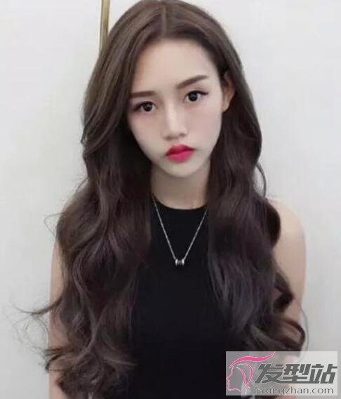 女生芭比燙發(fā)發(fā)型