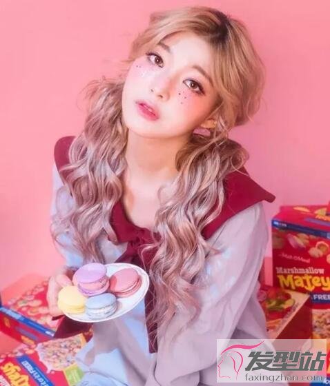 女生芭比燙發(fā)發(fā)型