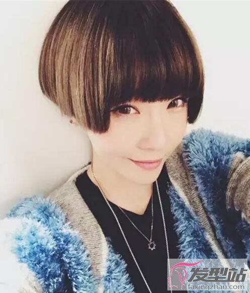 女生蘑菇頭發(fā)型