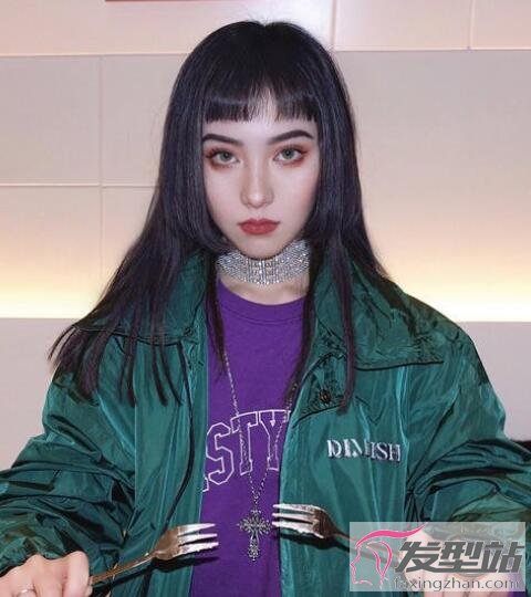 女生時尚直發(fā)發(fā)型