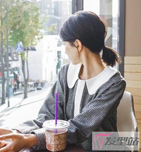 披肩發(fā)扎發(fā)發(fā)型