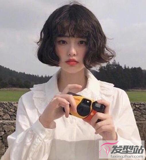 女生復(fù)古短發(fā)發(fā)型