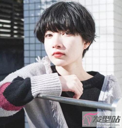 女生復(fù)古短發(fā)發(fā)型