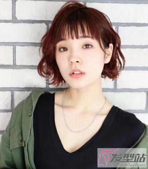女生日系紋理短發(fā)