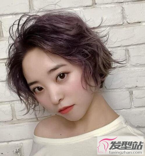 女生日系紋理短發(fā)