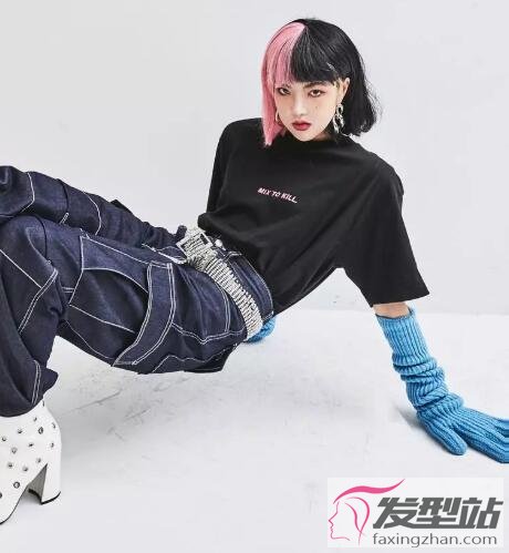 女生對半染發(fā)型
