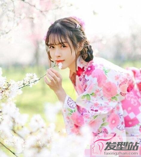 女生寫真發(fā)型