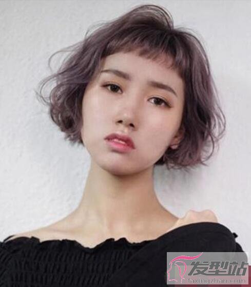 女生蛋卷頭短發(fā)