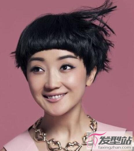 女生鍋蓋頭短發(fā)