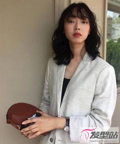 復古風鎖骨發(fā)發(fā)型